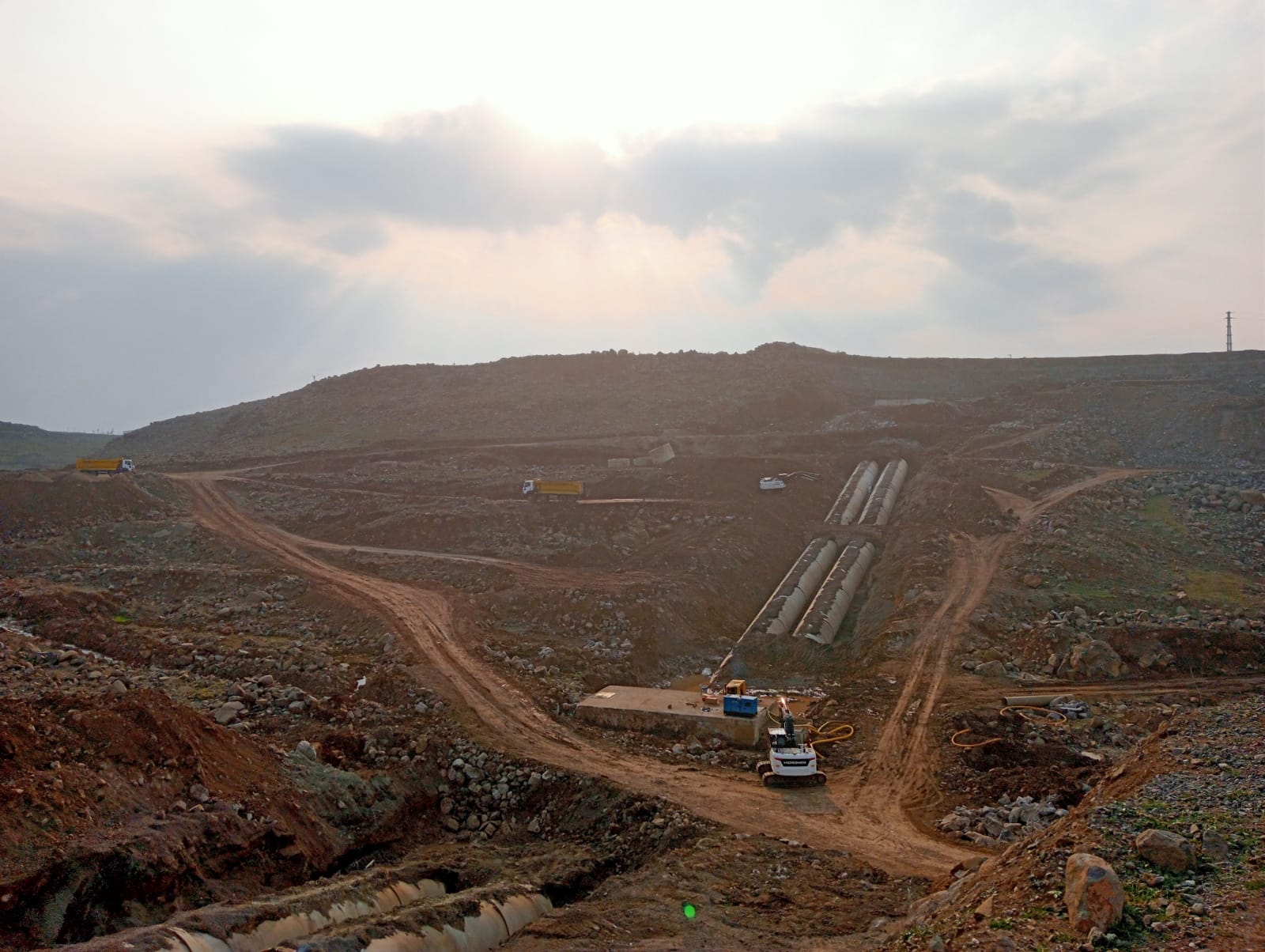 Kralkızı-Dicle Anakanalı Kanal Koruma Yapılarının Yapılması ve Ana Kanalın Devreye Alınması<br><br>